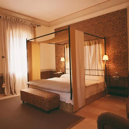 Hospederia Del Monasterio De Rueda Hotel 4*
