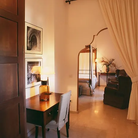 Hospederia Del Monasterio De Rueda 4*