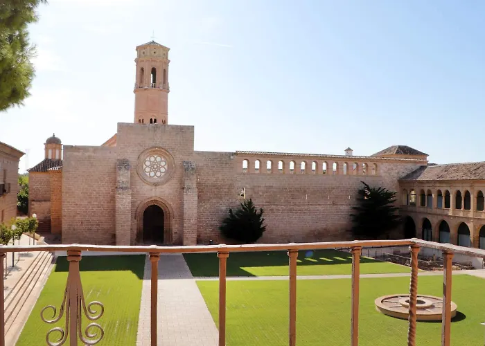 Hospederia Del Monasterio De Rueda