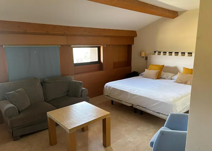 Hospederia Del Monasterio De Rueda